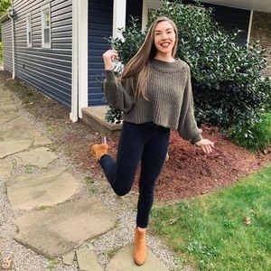 Meet your Posher, Elizabeth